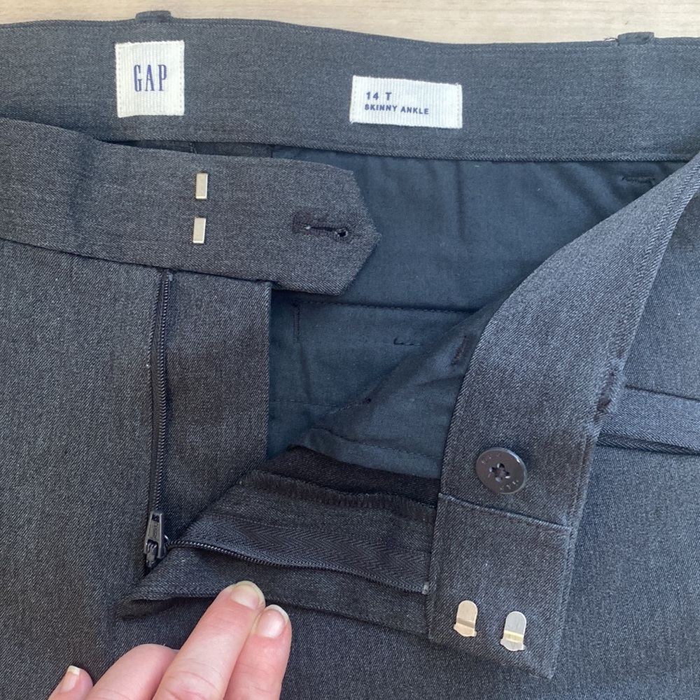 Gap Womens 14 T Skinny Ankle Slacks. Grey. Front zipper pockets and faux back - Picture 5 of 12